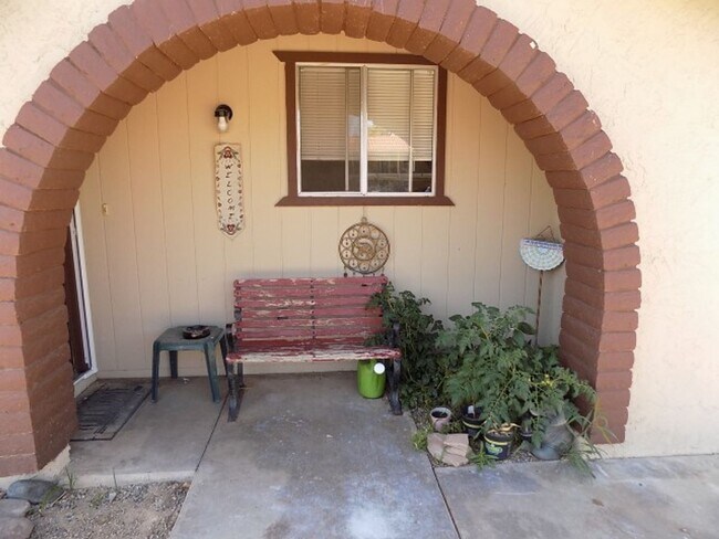 Building Photo - Great Mesa Home!