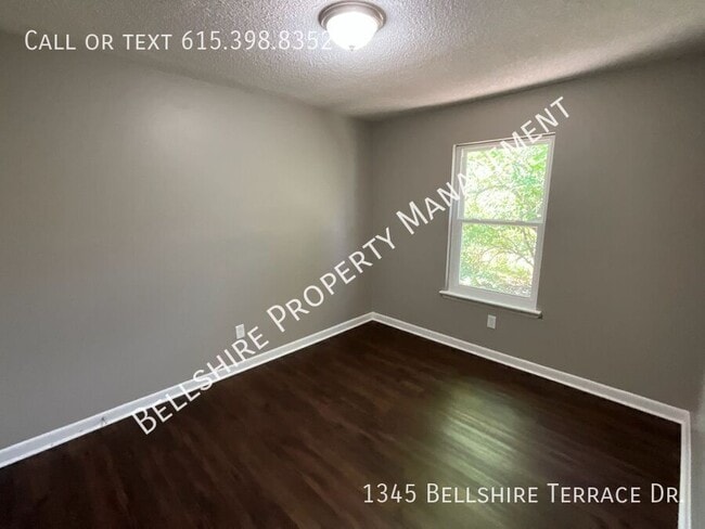 Foto del edificio - 1345 Bellshire Terrace Dr