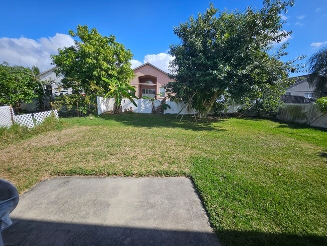 Foto del edificio - 13203 Chattanooga Ln