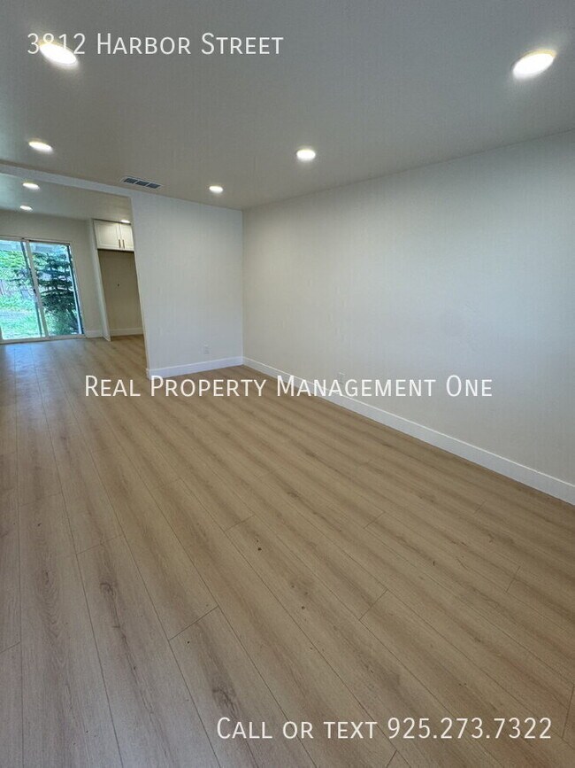 Building Photo - 3812 Harbor St