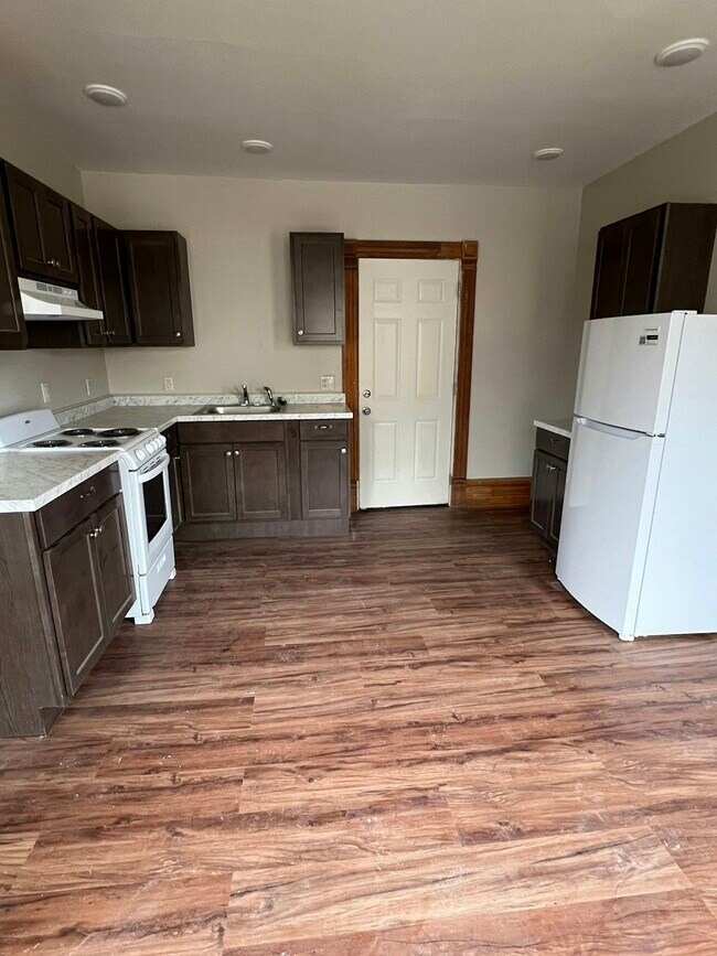 Building Photo - 405 East Porter Street, Unit 2