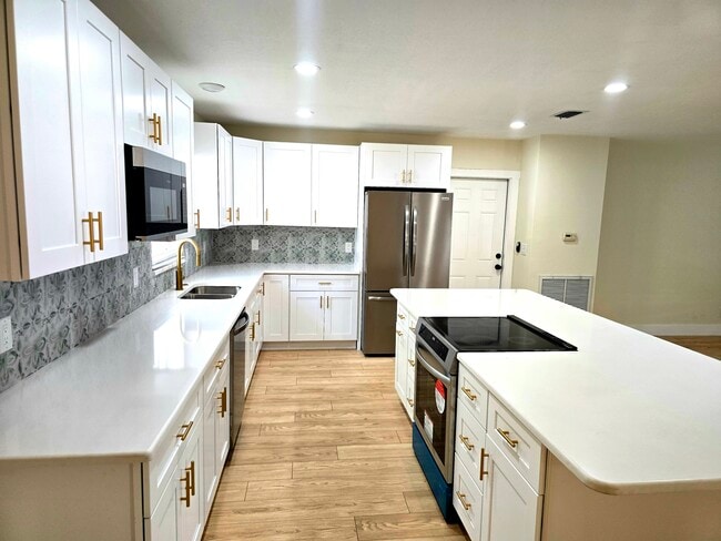Building Photo - 401 N Bryan Cir