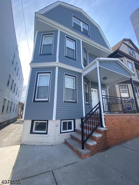 Building Photo - 144 Wilson Ave