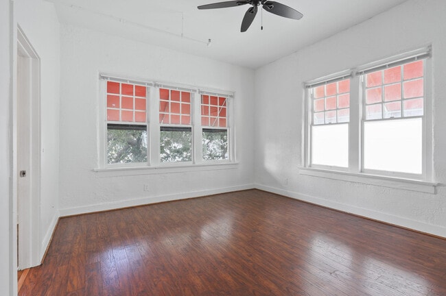 Building Photo - 310 S Dixie Hwy