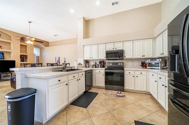 Building Photo - 2714 University Acres Dr