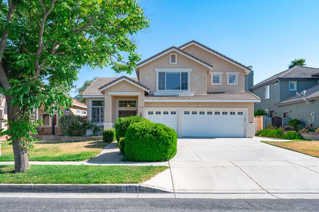 Building Photo - 10919 Mirador Dr