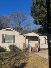 Building Photo - 2622 S Allen Dr