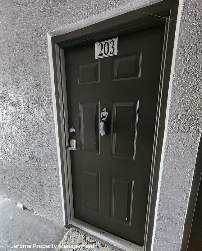 Building Photo - 5011 Sunridge Palms Dr