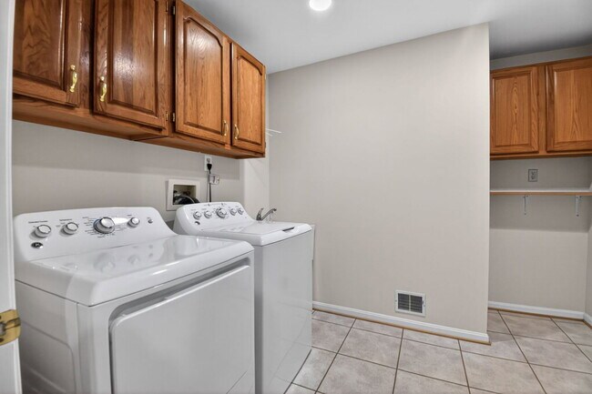 Foto del edificio - 8928 Cottongrass St