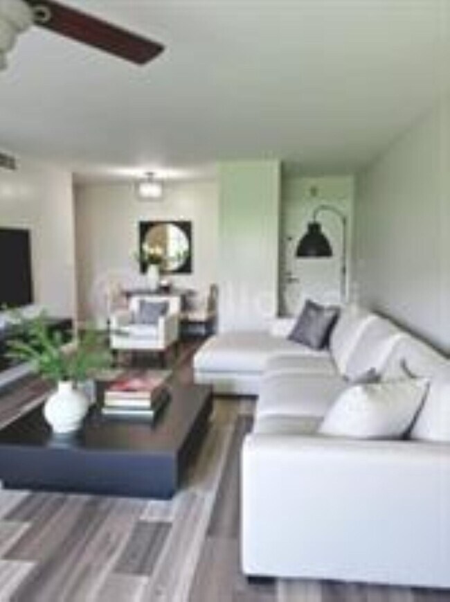 Foto del edificio - 9 NE 19th Ct