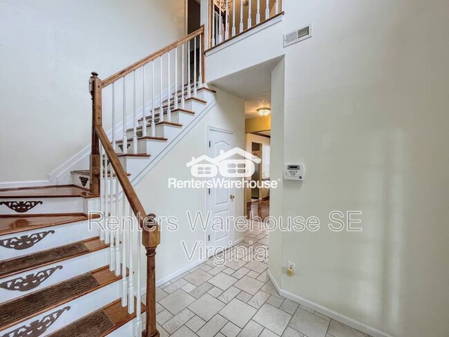 Building Photo - 601 Whisper Walk
