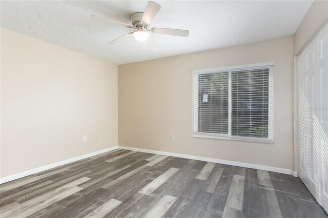 Foto del edificio - 794 100th Ave N