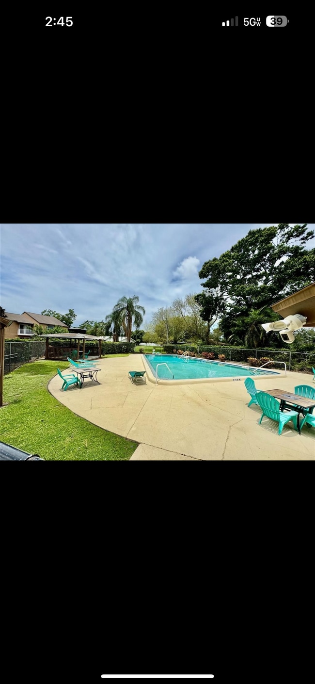 Building Photo - 1884 Clearbrooke Dr