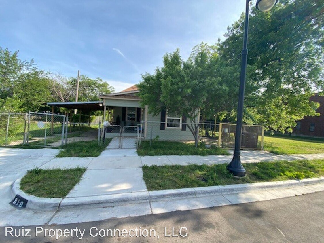 Building Photo - 2 br, 1 bath House - 918 Verbena St