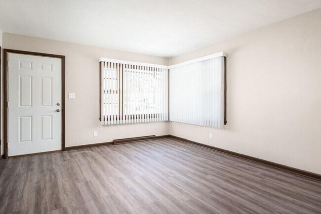 Foto del edificio - 3220/3222 Darwood Drive