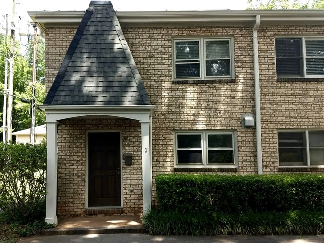 Building Photo - 2230 Roswell Ave