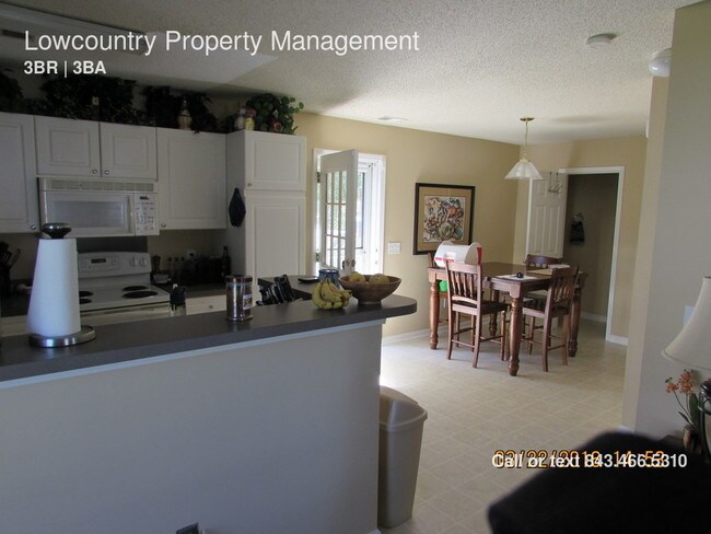 Building Photo - 3037 Maple Leaf Dr