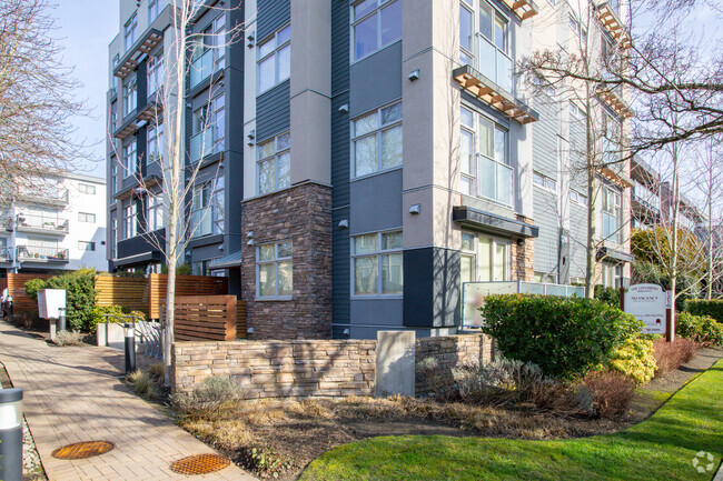 Building Photo - The Chambers Apartments