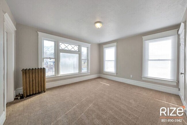 Foto del edificio - 2547 Adams Ave