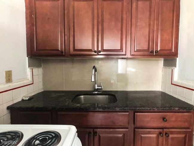 Foto del edificio - 2 br, 1 bath Apartment - 105 St Laurence Rd