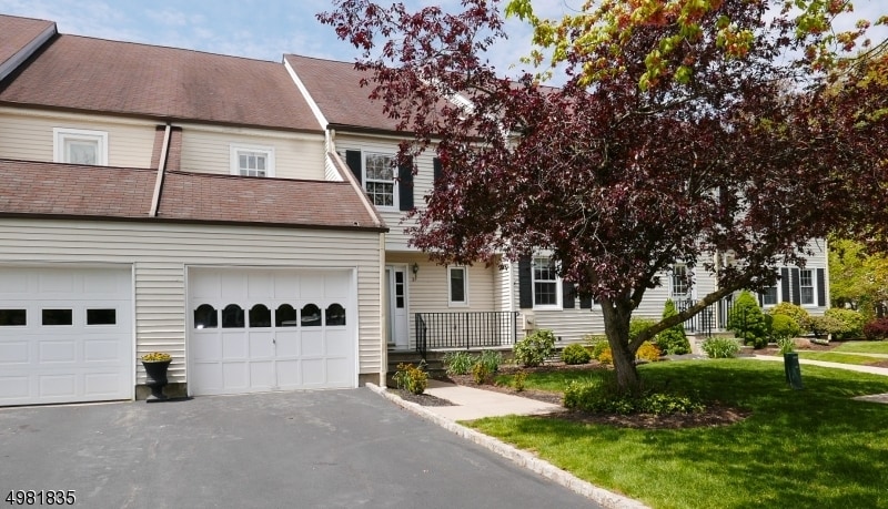 Primary Photo - 37 Galway Dr