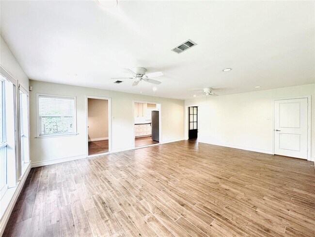Foto del edificio - 5103 Darnell St