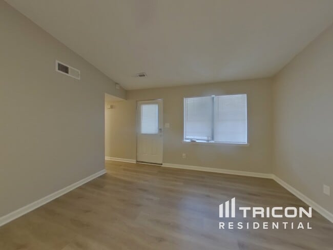 Foto del edificio - 560 Windsor Dr SE