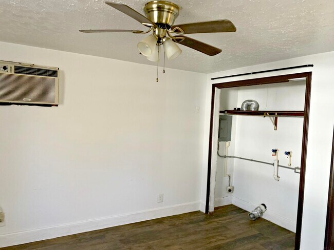 Building Photo - 423 Cypress St