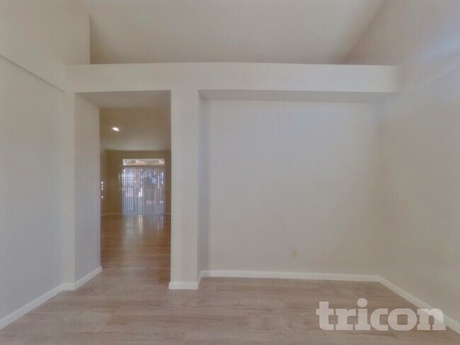 Foto del edificio - 796 Derry Cir