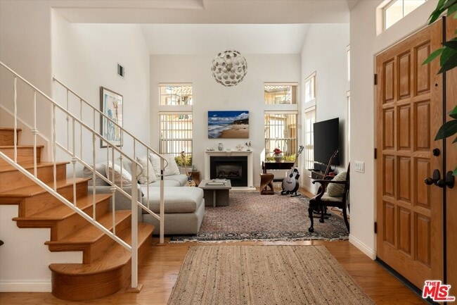 Foto del edificio - 1256 Cravens Ln