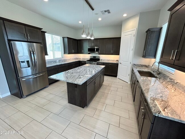 Building Photo - 18512 N 65th Pl