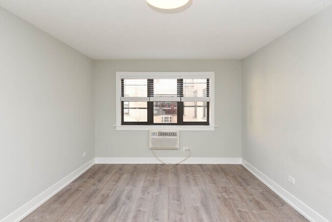 Building Photo - 445 Barry