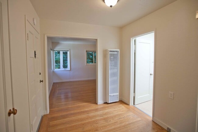 Building Photo - M2416