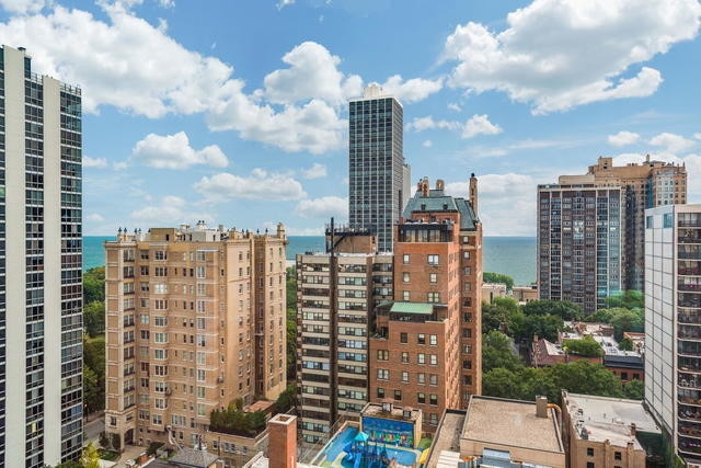 Building Photo - 1530 N Dearborn Pkwy