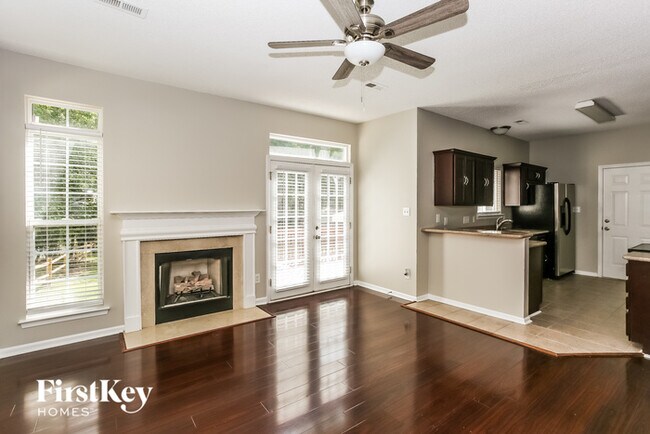 Foto del edificio - 5115 Timbertop Ln