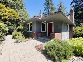 Building Photo - 5237 SW Burton Dr