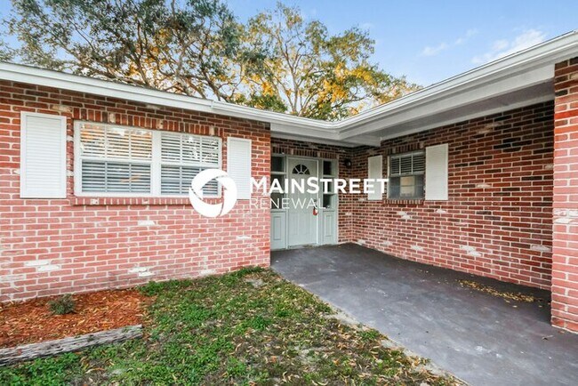 Foto del edificio - 4 Bedroom Pet-Friendly Home in Tampa, FL w...