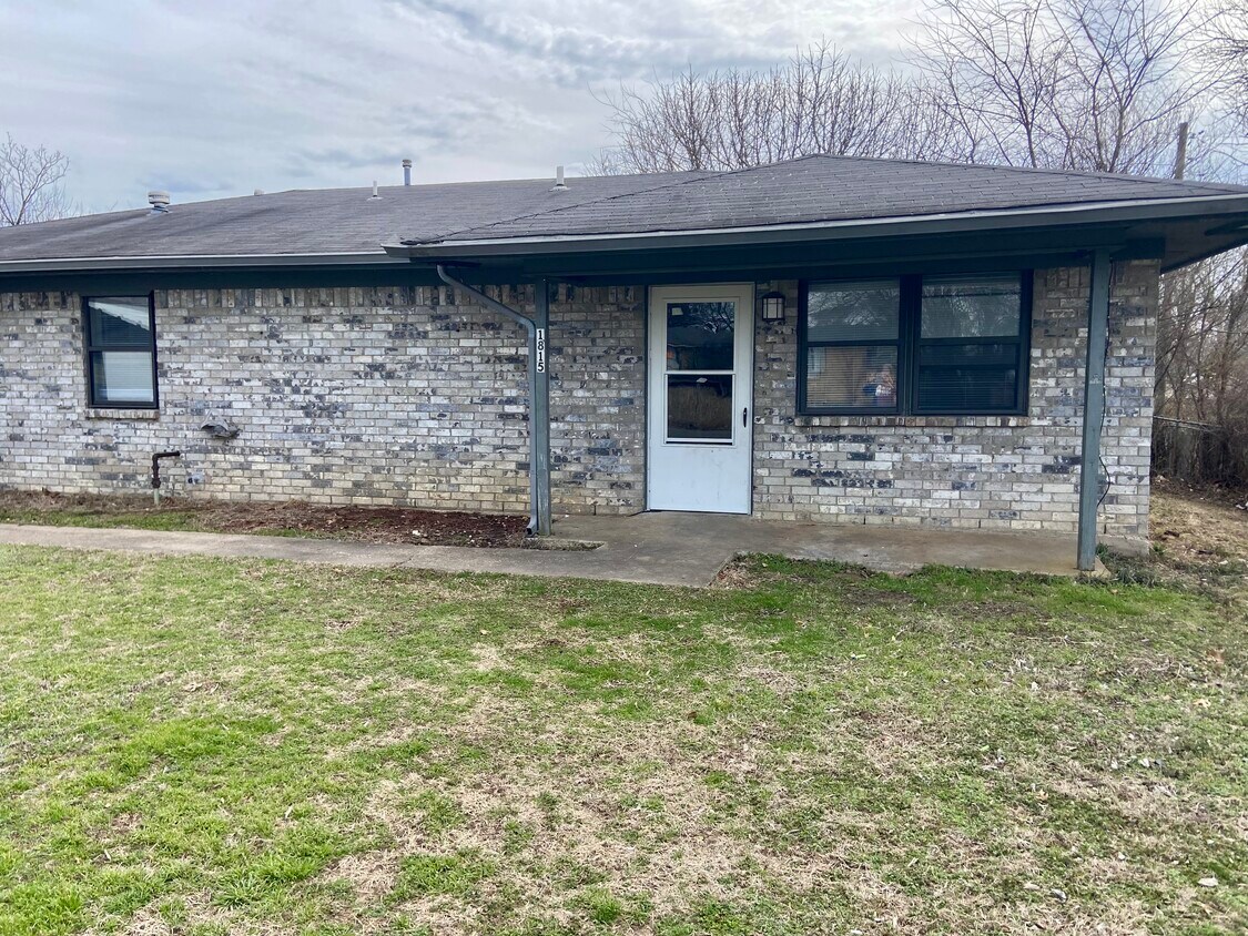 1815 Olive St, Durant, OK 74701 House Rental in Durant, OK