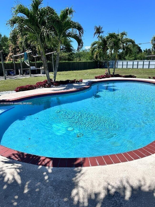 Foto del edificio - 21080 SW 242nd St