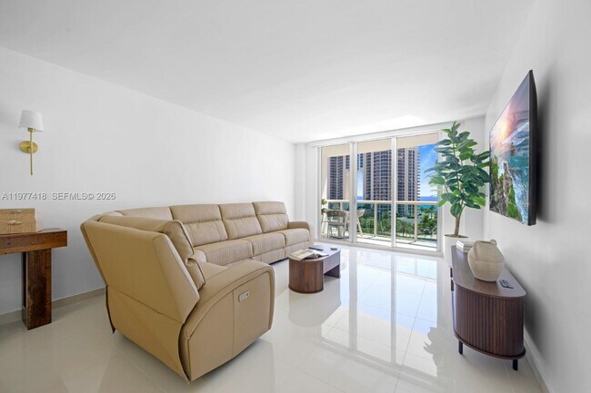 Foto del edificio - 19370 Collins Ave