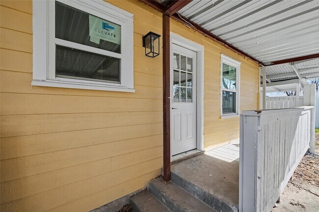 Foto del edificio - 4220 Ramey Ave