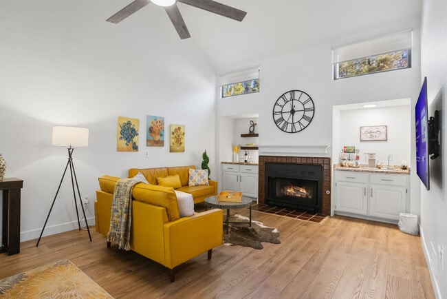 Foto del edificio - 1353 Coyote Rd