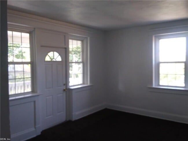 Building Photo - 630 W 34th St