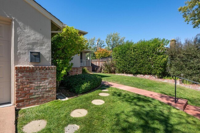 Building Photo - 330 Aragon Blvd