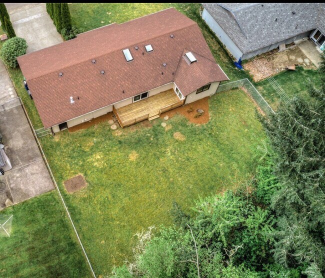 Foto del edificio - 3617 Landau Ave NE