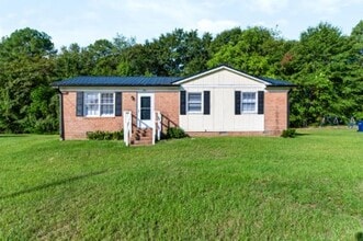Building Photo - 2414 Shawnee Dr