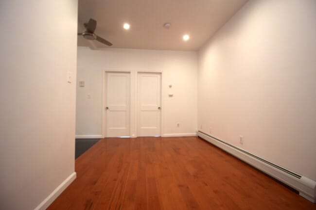 Building Photo - 214 48th St