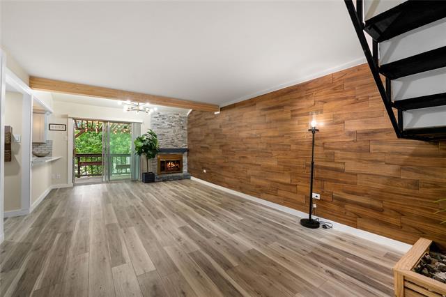 Foto del edificio - 2703 Meadowstone Ct