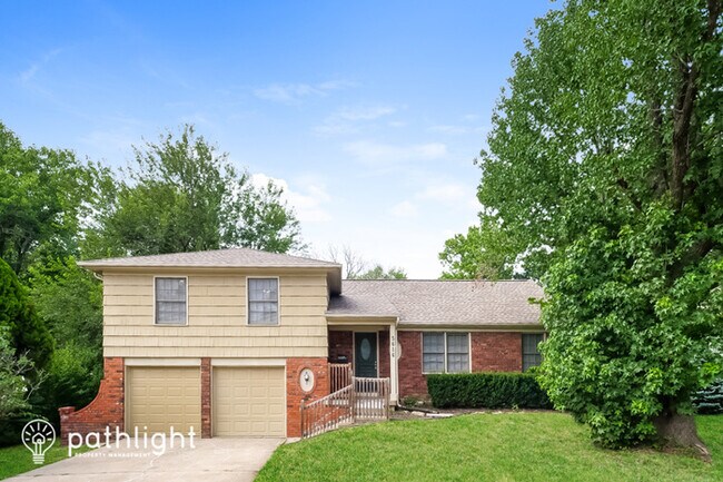 Building Photo - 5616 W 99th St, Overland Park, KS, 66207