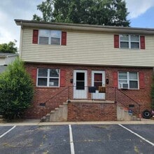 Building Photo - 408 Memorial Park Dr